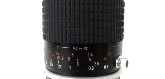 NIKON Nikkor 105mm F2.8 カメラレンズ