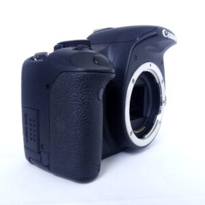 Canon EOS Kiss X3本体の前面とマウント部分