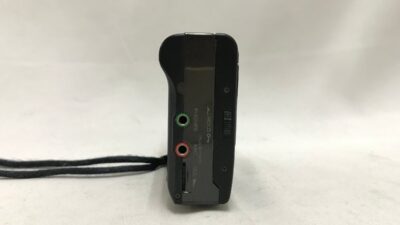 SONY TCS-70 カセットコーダーの側面端子とストラップ