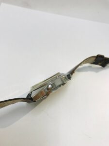SEIKO Advan 7019-7150 自動巻き腕時計のケース側面とリューズ