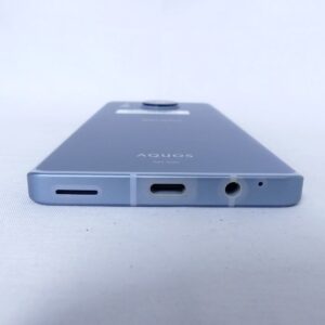 docomo AQUOS sense7 SH-53Cの背面下部と充電端子まわり