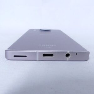 docomo AQUOS sense7 SH-53Cの下部端子と背面の様子