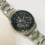 ブラック文字盤のGENEVE YACHT CLUBメンズ腕時計の正面