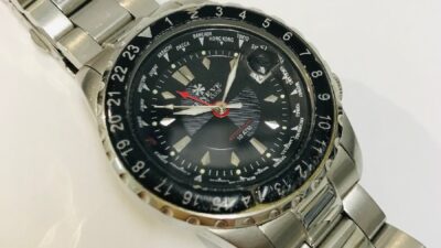 ブラック文字盤のGENEVE YACHT CLUBメンズ腕時計の正面