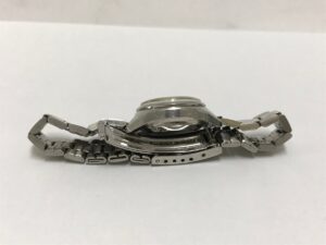 反対側から見たSEIKO マチックレディ腕時計のケースと金属ベルト