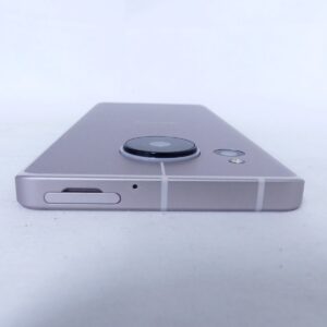 docomo AQUOS sense7 SH-53Cの側面ボタンと背面カメラ部分