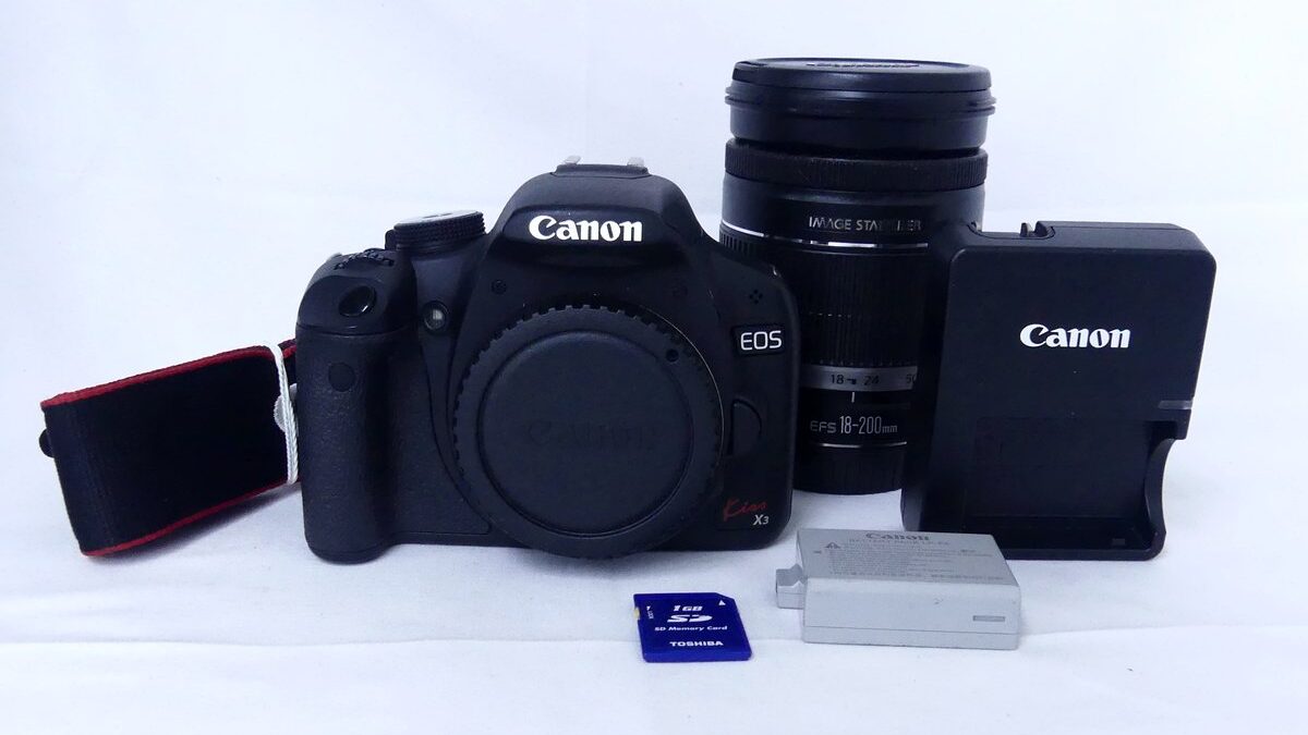Canon EOS Kiss X3 + EF-S 18-200mm IS デジタル一眼レフを買取しました