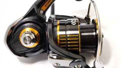 DAIWA 23 LAXAUS 2500XH-LBD サイドから
